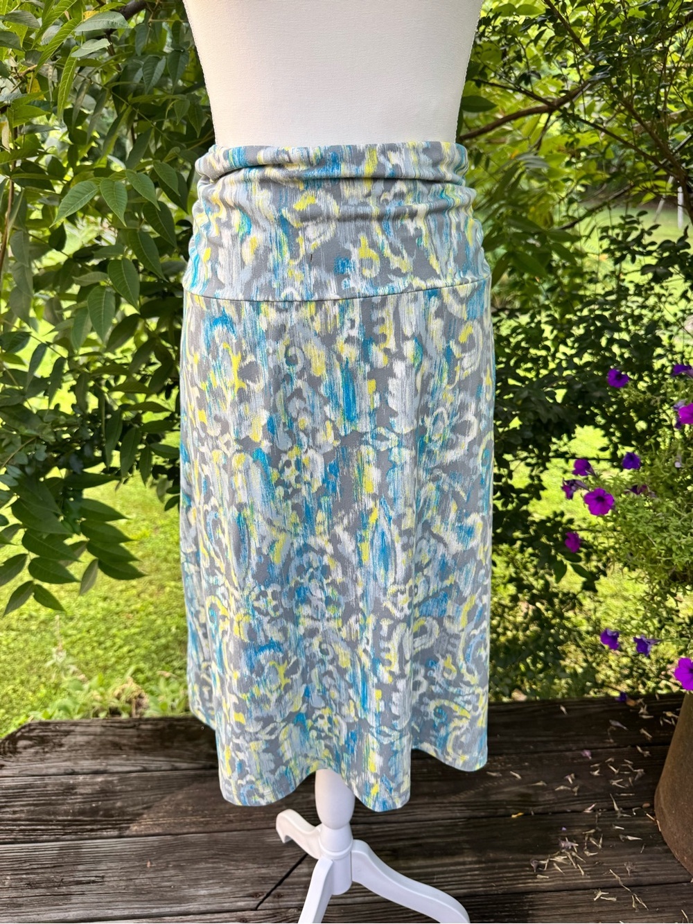 Eddie Bauer Foldover Waist Skirt Gray Blue Yellow Abstract Print Stretch Midi
